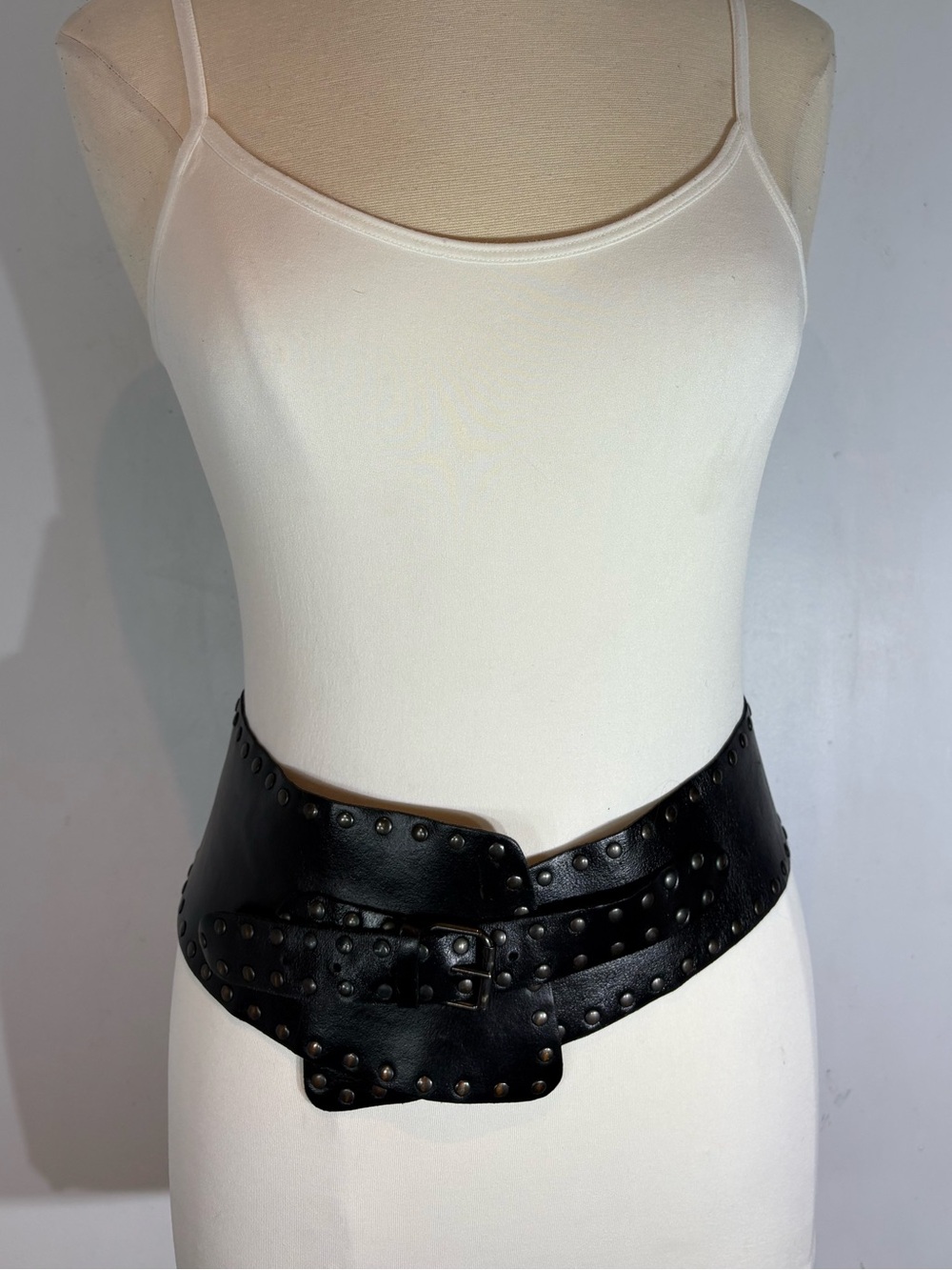 Mendocino Black Studded Genuine Leather Wide Waist Belt Size Small